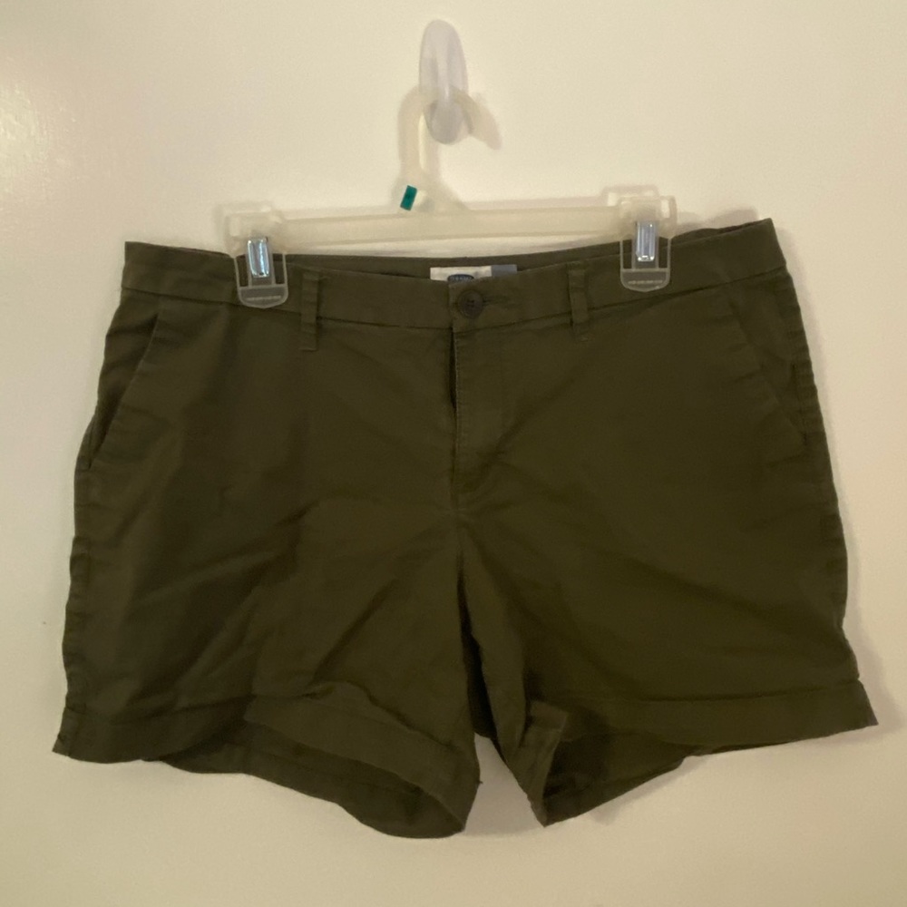 NWOT army green shorts !